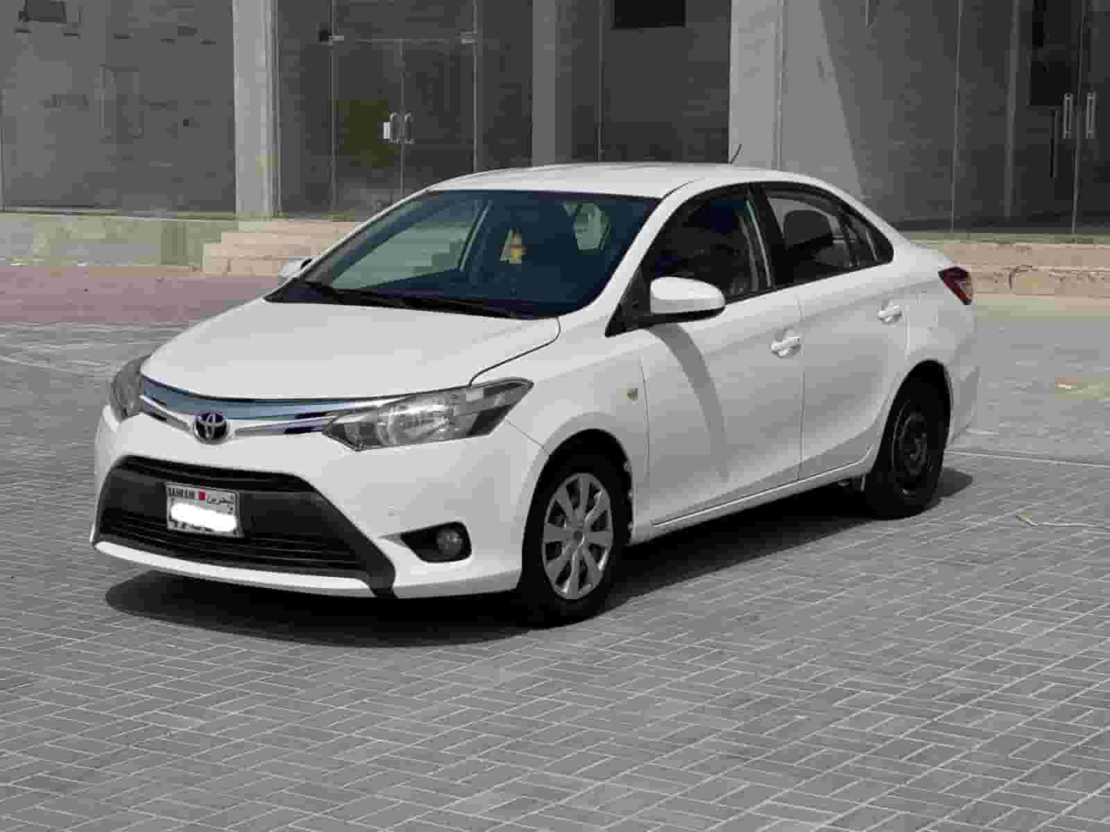 Toyota Yaris 2015 (White)