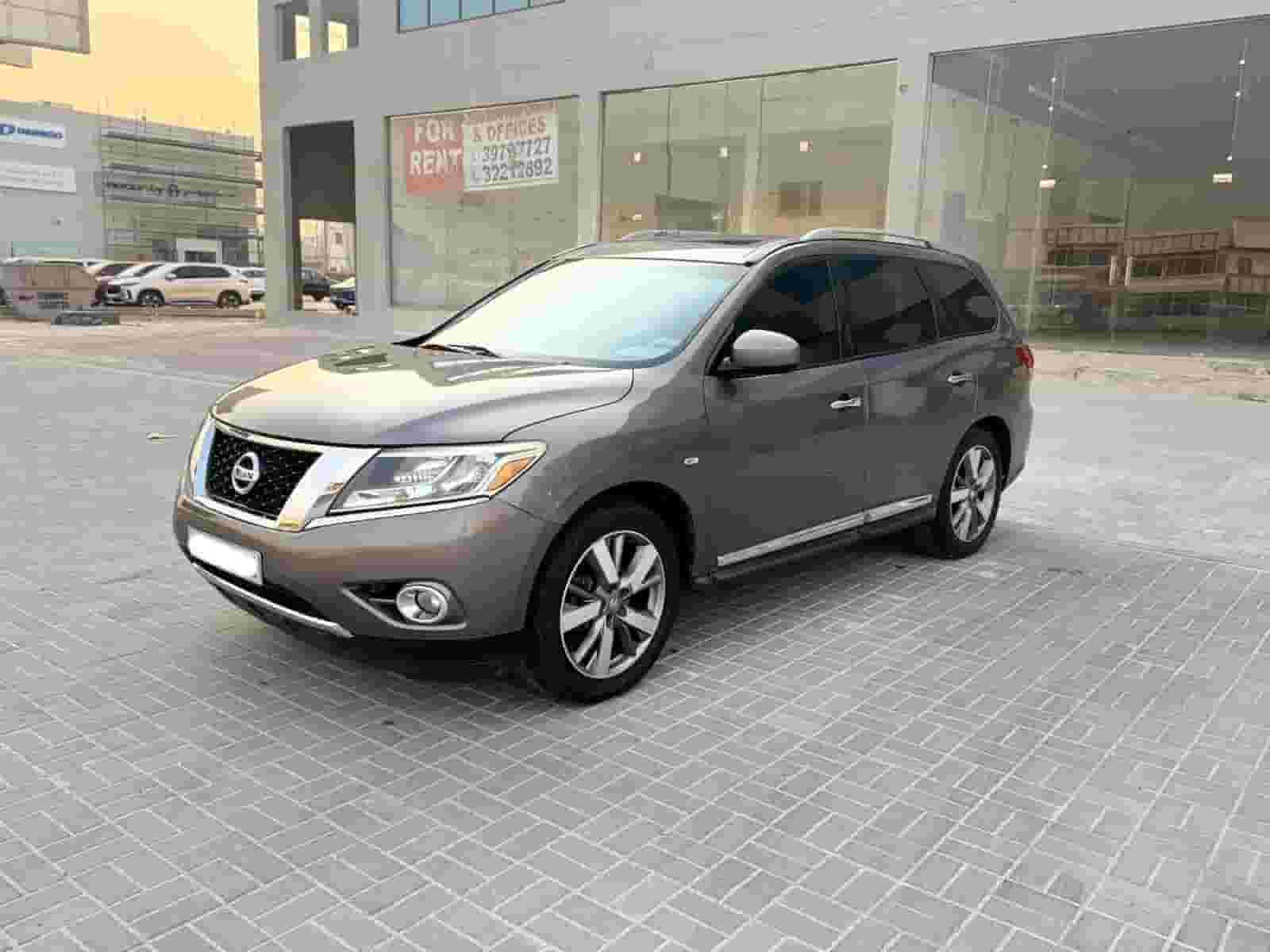 Nissan Pathfinder SV 2014 (Brown)