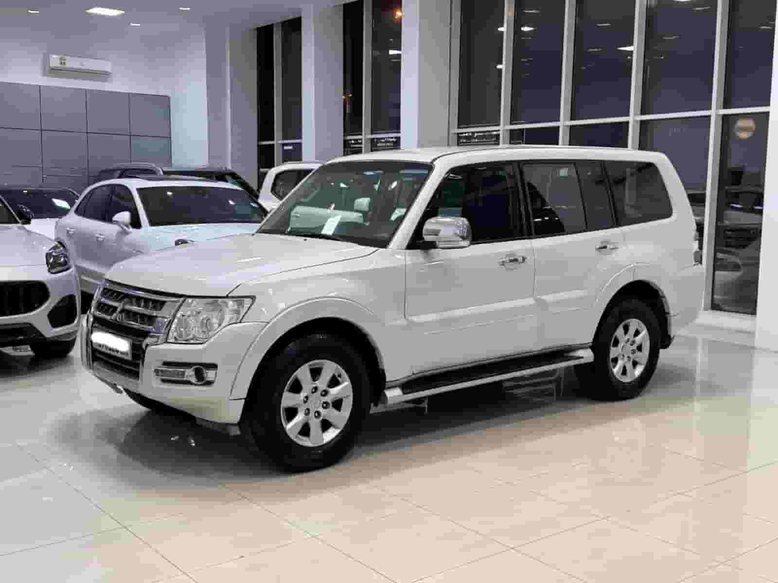 Mitsubishi Pajero 2020 (White)